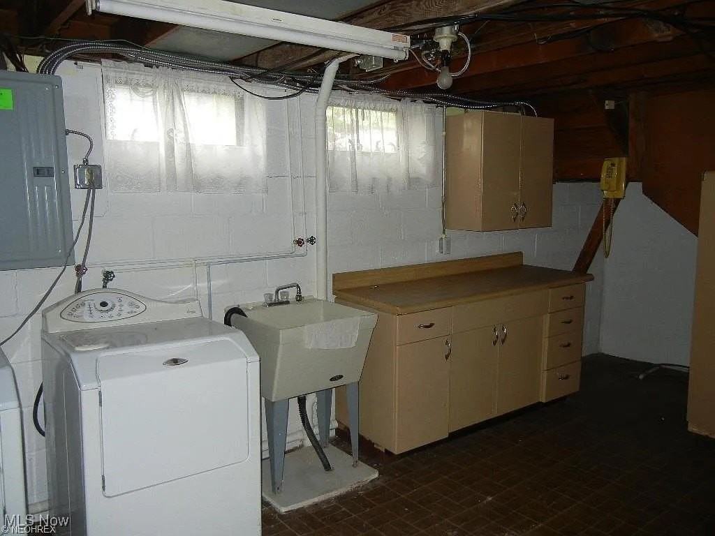 6228 Archwood Road - Photo 5 of 6