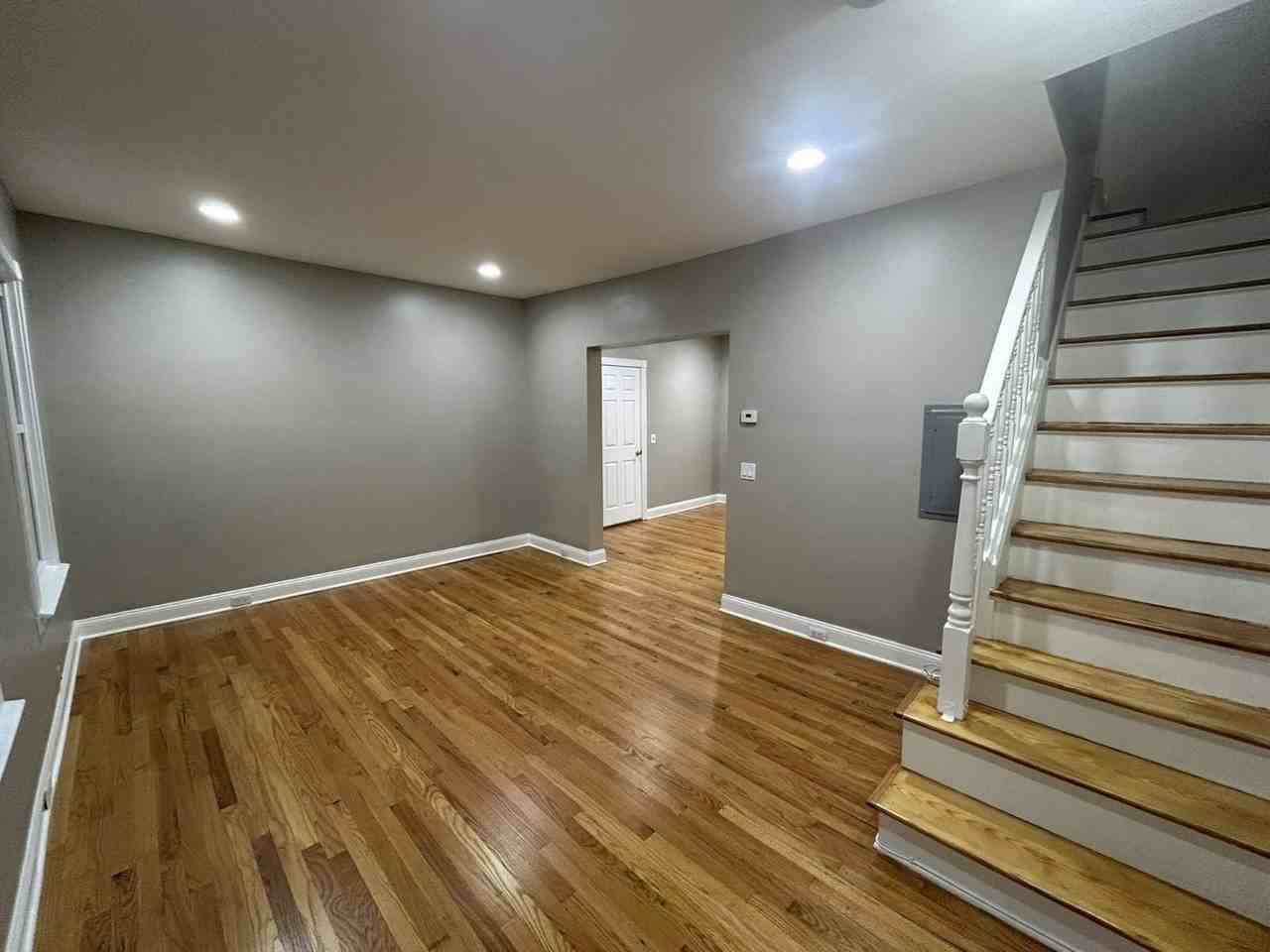 42 Vanderbilt Ave - Photo 4 of 29