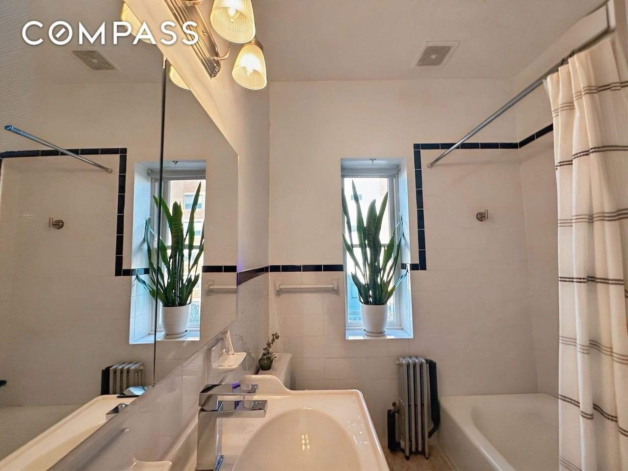 75 Warren St #4 - Photo 7 of 11