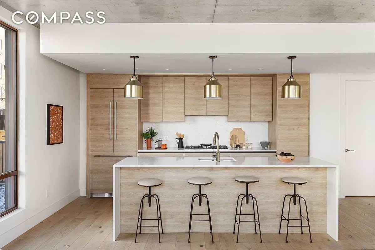 199 Conover Street - Photo 3 of 10