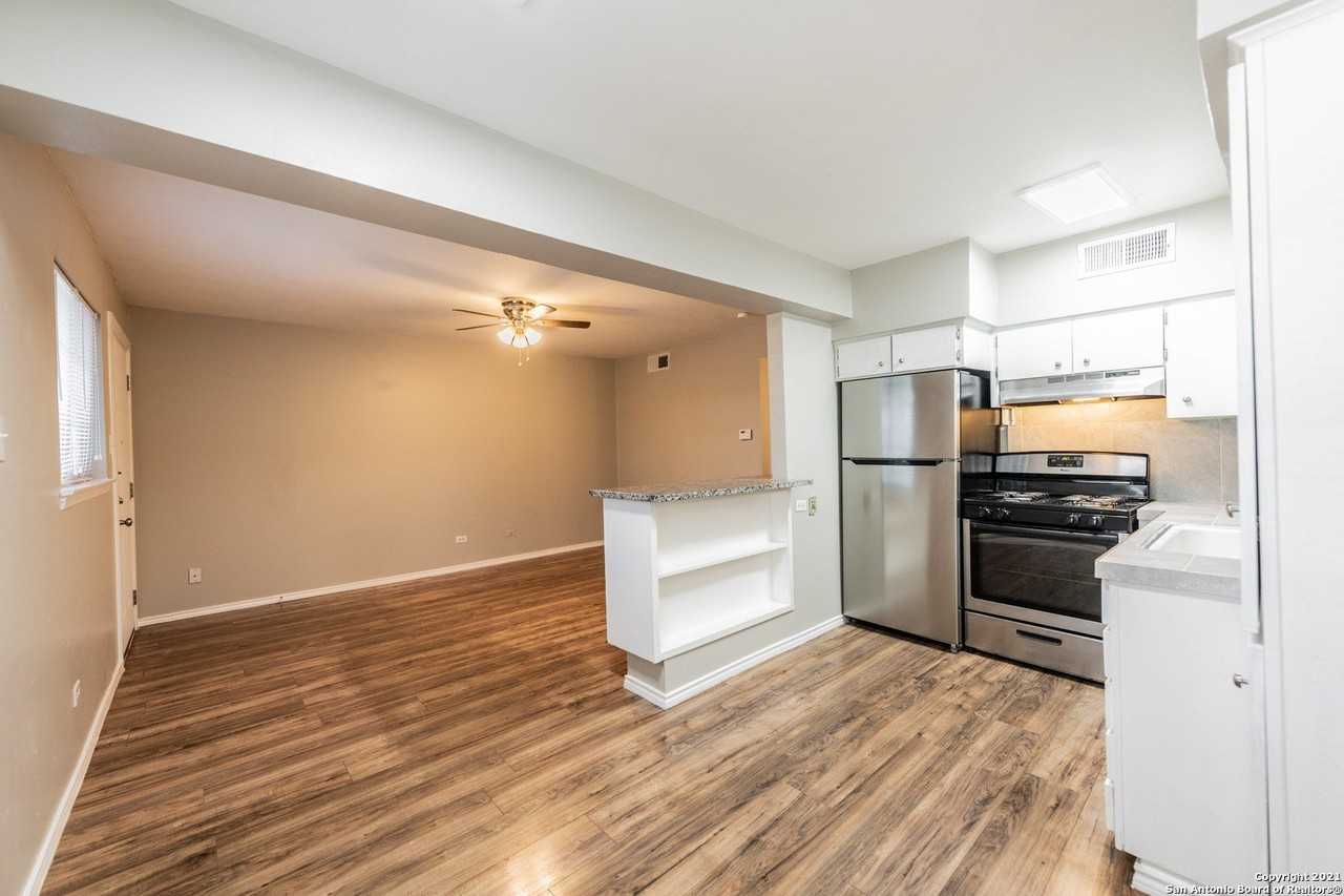 615 Vance Jackson Road #101 - Photo 4 of 12