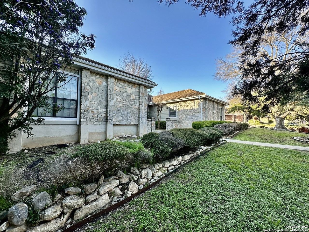 15931 Mission Ridge - Photo 5 of 33