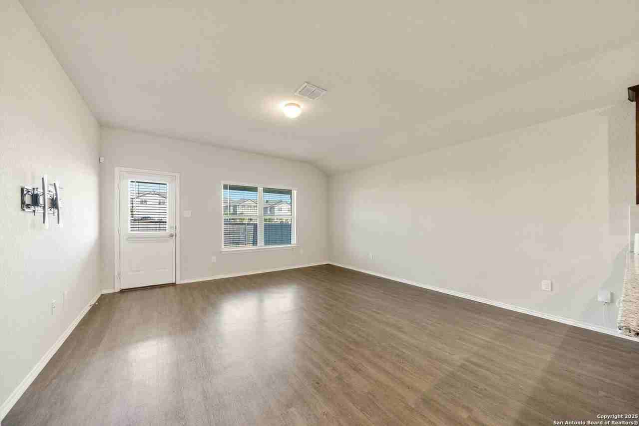 7730 Champion Creek - Photo 7 of 32