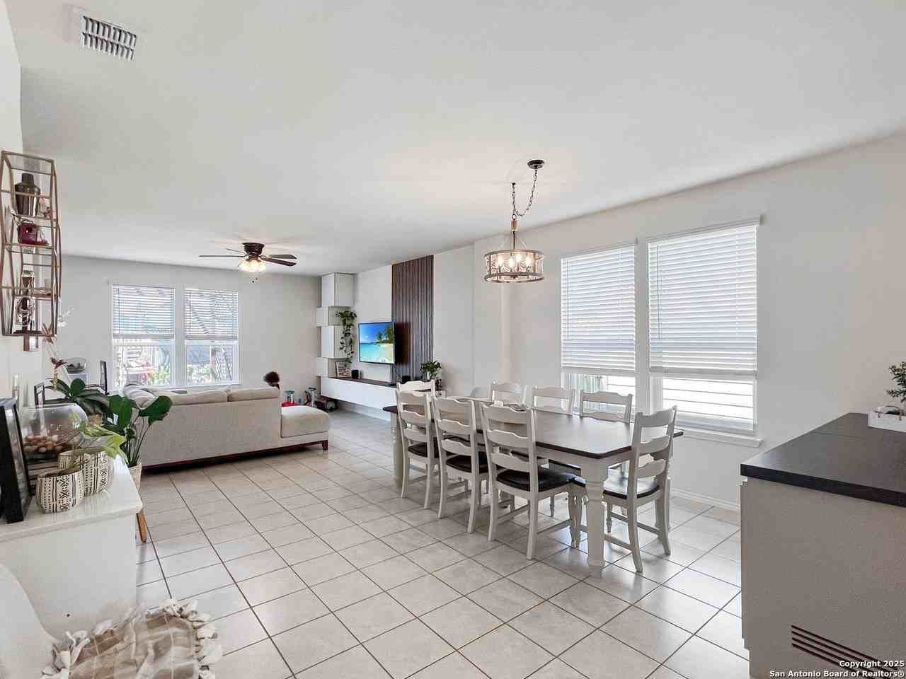 428 Holly Bush - Photo 2 of 34