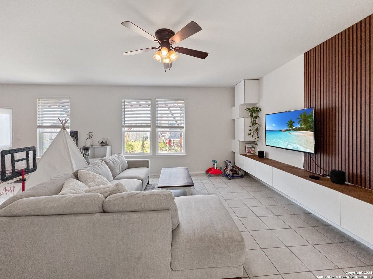 428 Holly Bush - Photo 7 of 34