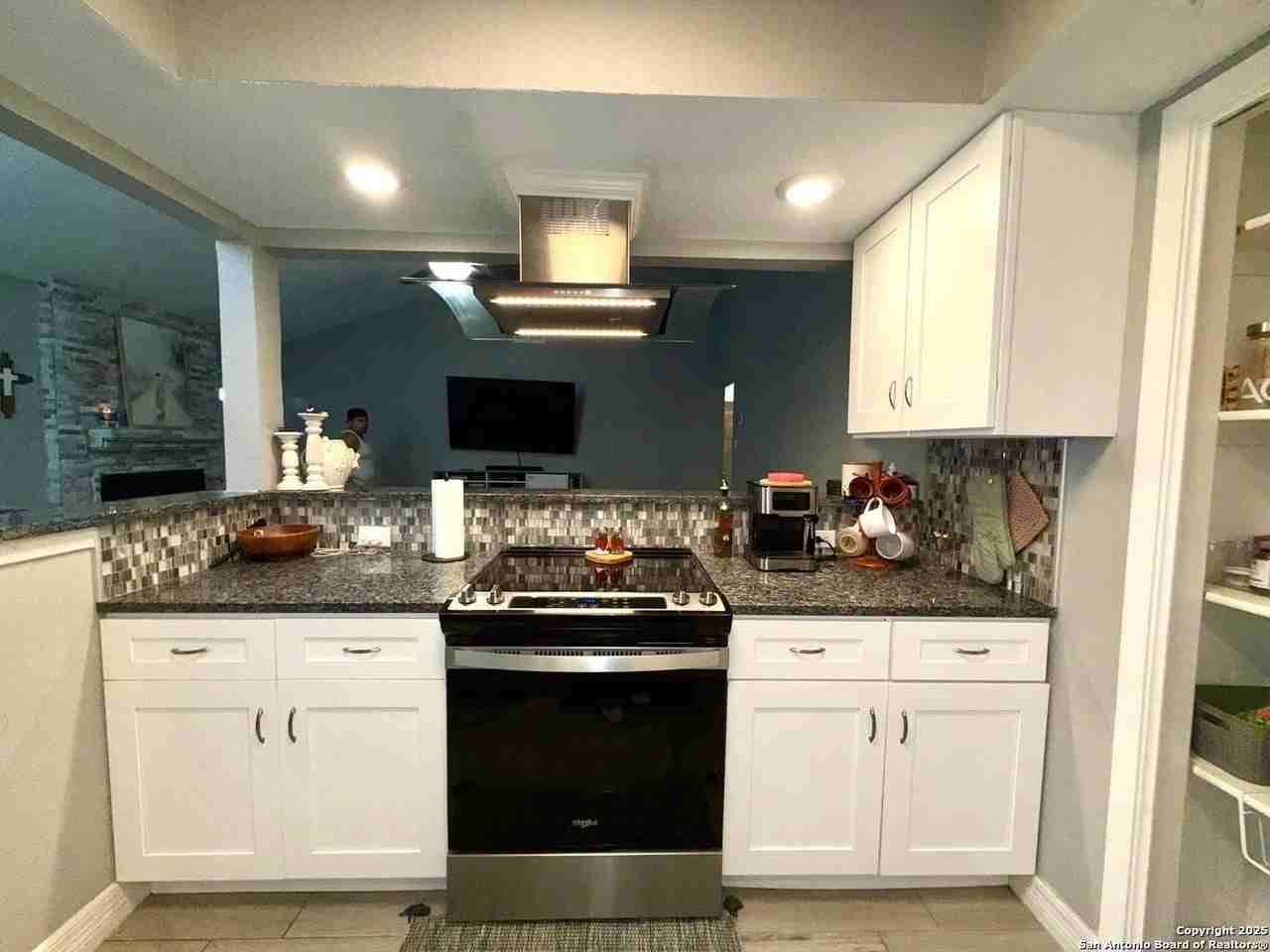 5810 Rue Bourbon - Photo 3 of 19