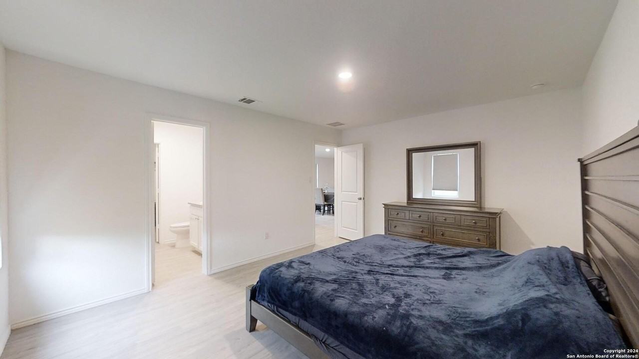 7114 Satellite Way - Photo 5 of 26