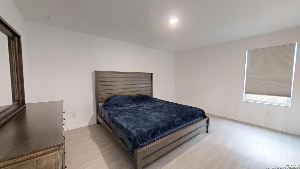 7114 Satellite Way - Photo 7 of 26