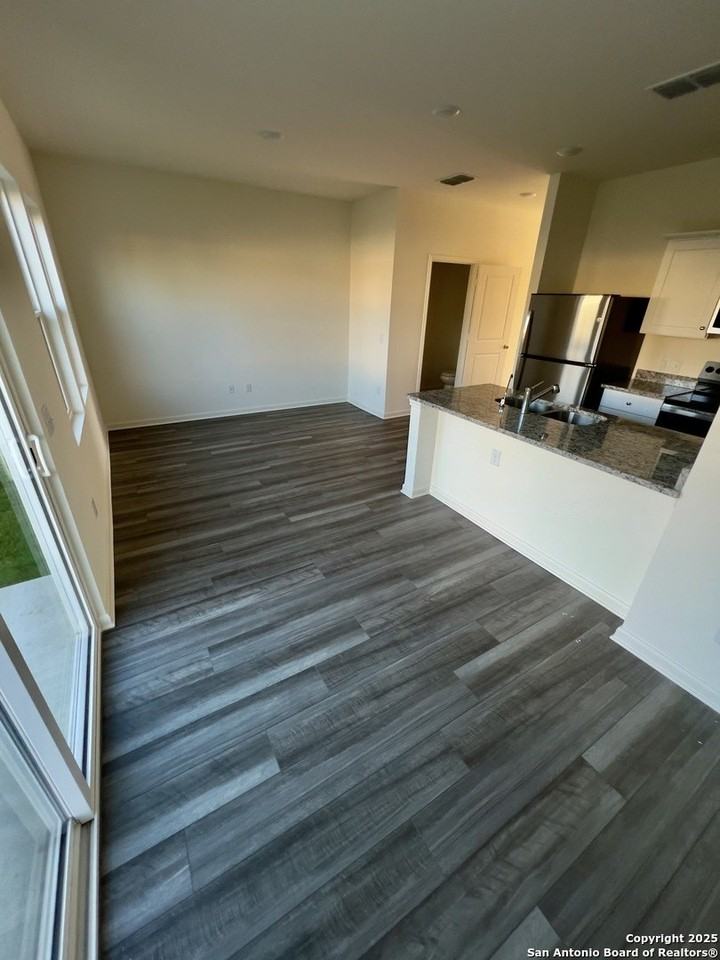 3226 Golden Dandelion - Photo 3 of 9