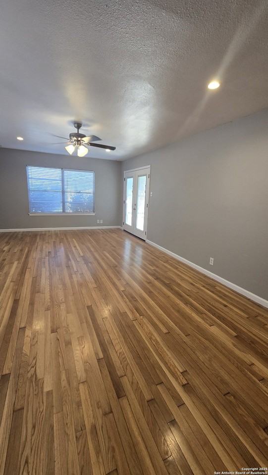 606 Shadywood Lane - Photo 3 of 19