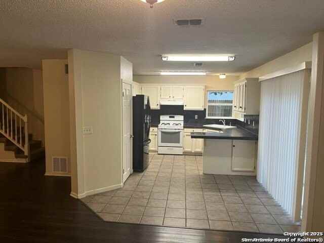 10022 Windburn Trail - Photo 2 of 17