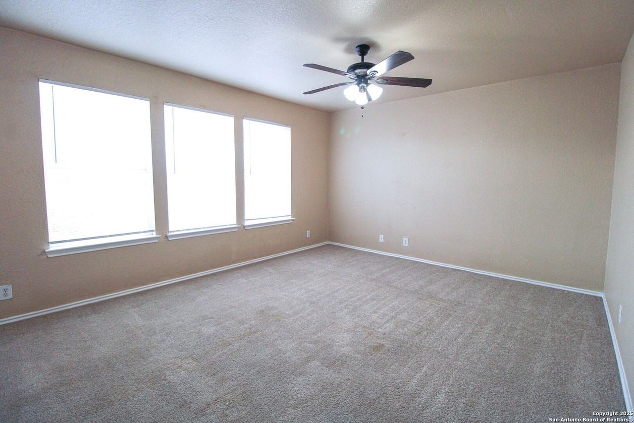 126 Hallie Pass - Photo 6 of 44