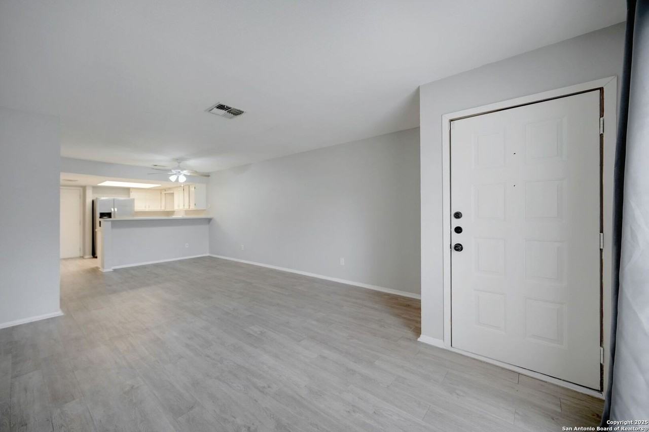 7205 Timbercreek Dr - Photo 3 of 22