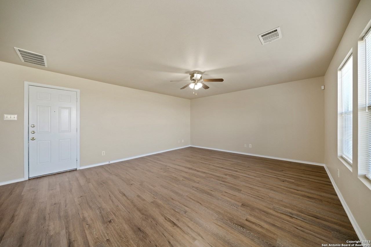 144 Crest Blf - Photo 7 of 30