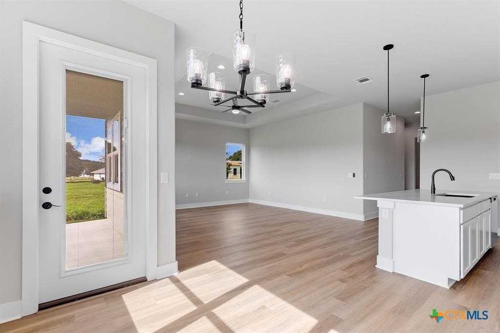 1259 Pecan Valley Dr - Photo 6 of 30