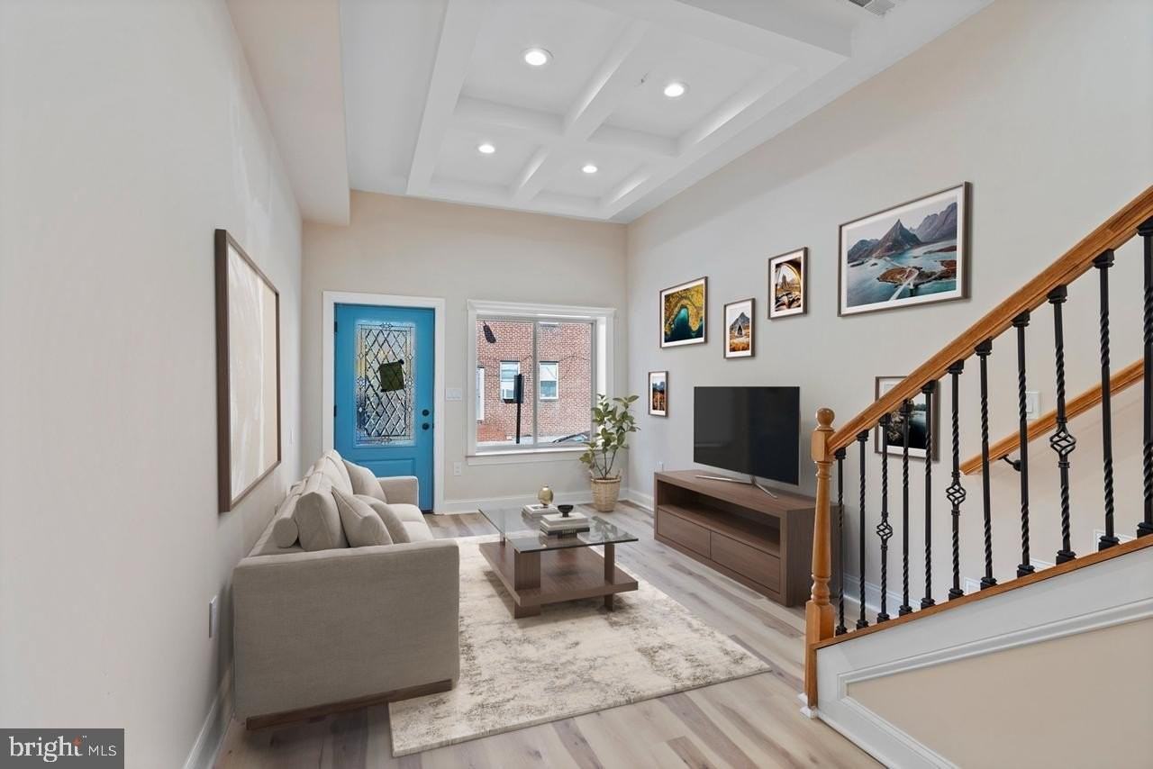 919 Stiles St - Photo 6 of 35