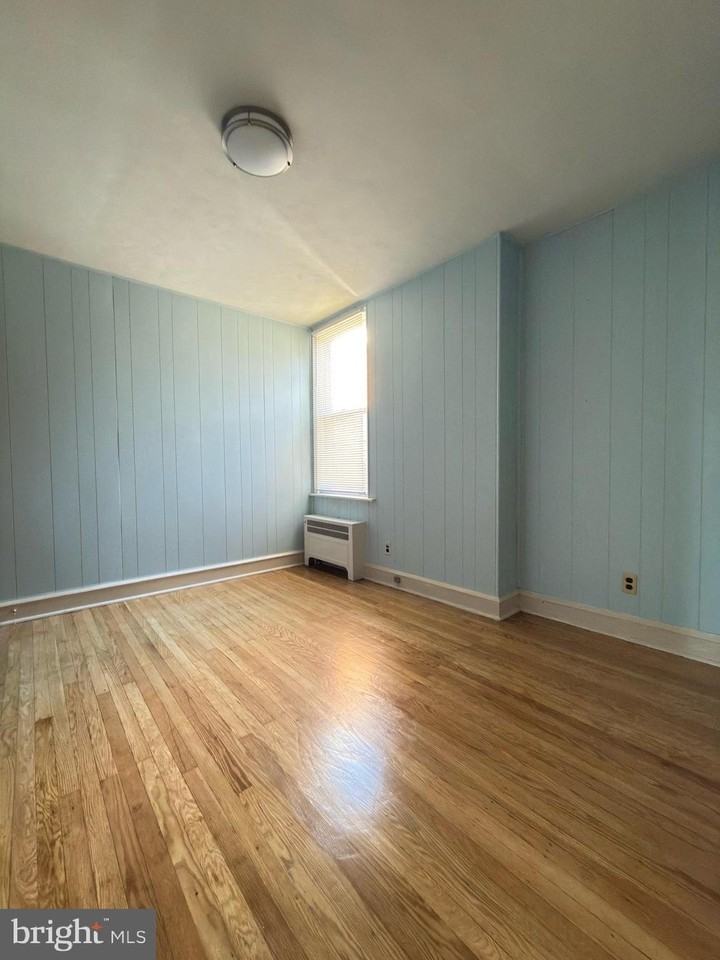 441 Cheltenham Avenue - Photo 6 of 13