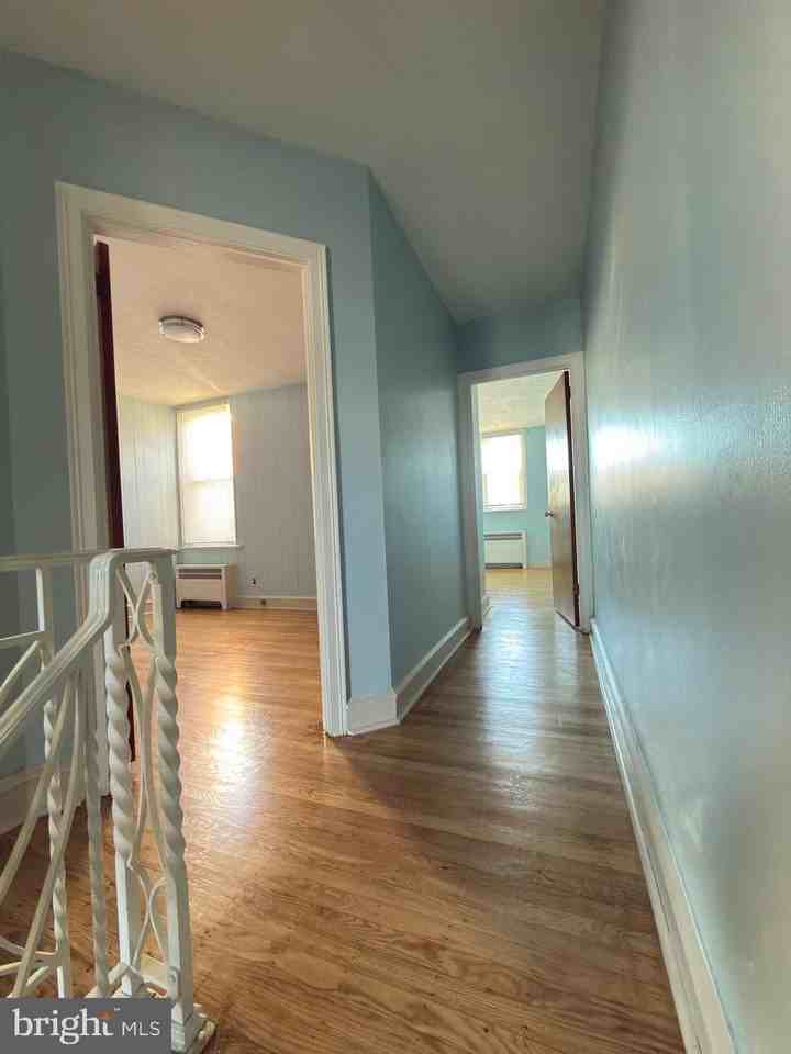 441 Cheltenham Avenue - Photo 7 of 13
