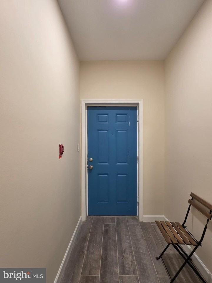 2715 E Ontario St Apt C #C - Photo 4 of 32