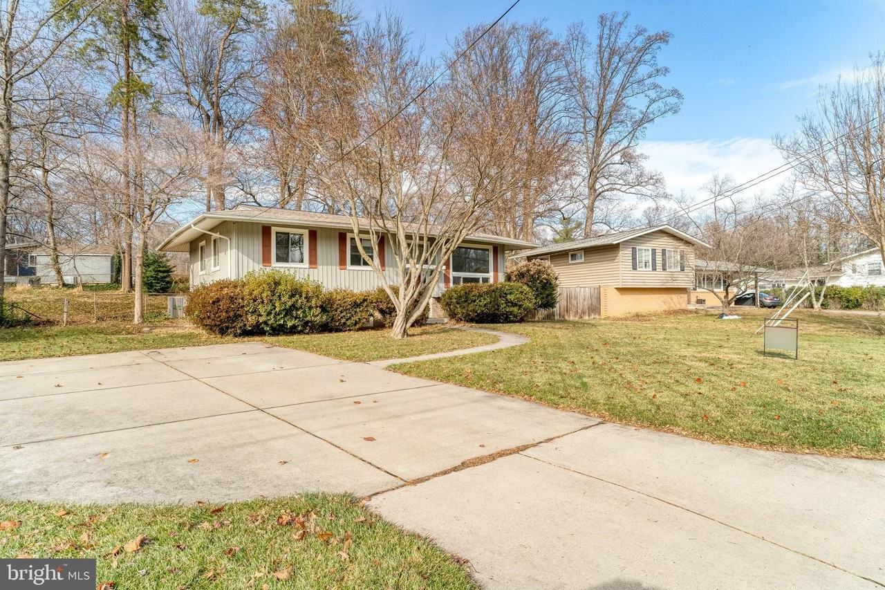 4304 San Carlos Dr - Photo 2 of 38