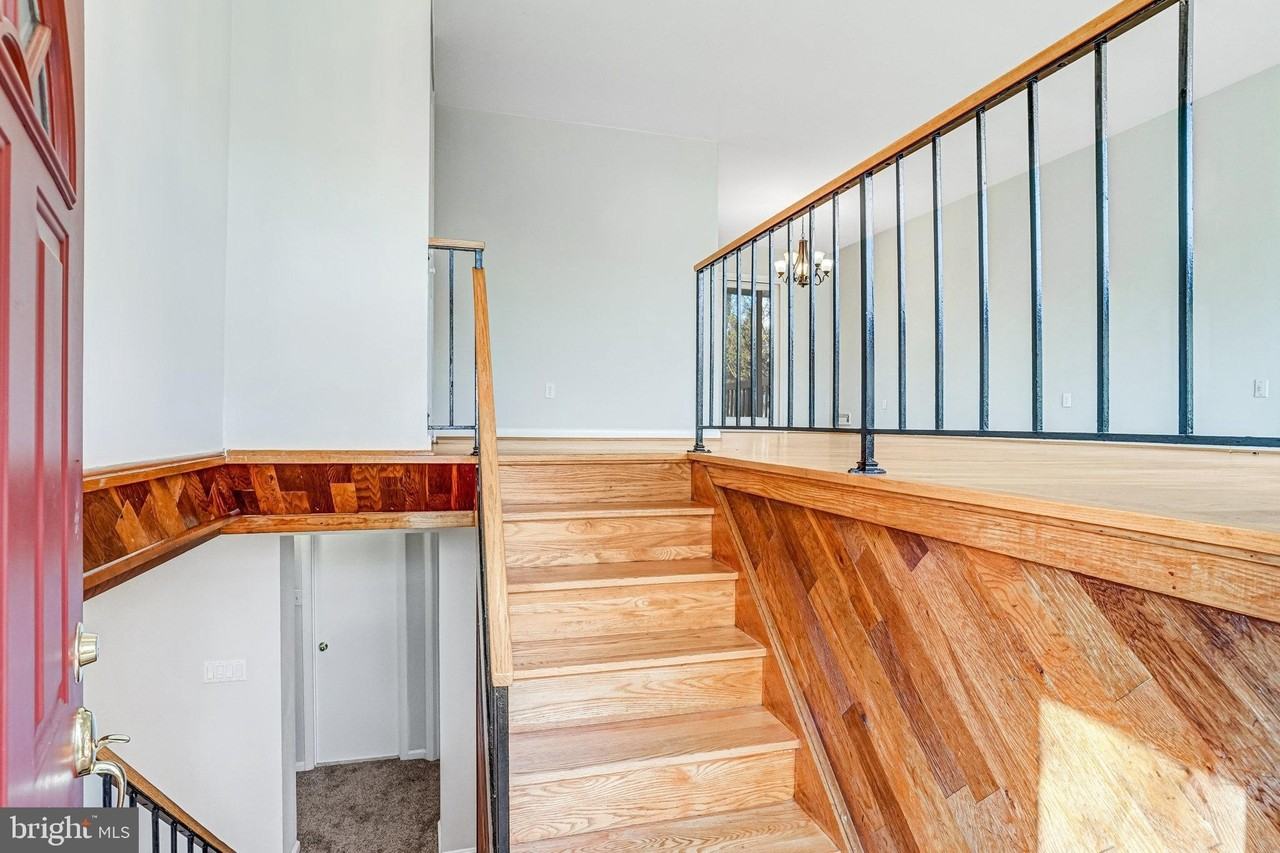 4304 San Carlos Dr - Photo 3 of 38