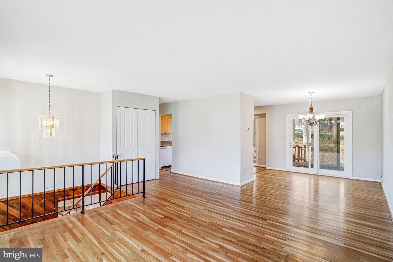 4304 San Carlos Dr - Photo 4 of 38