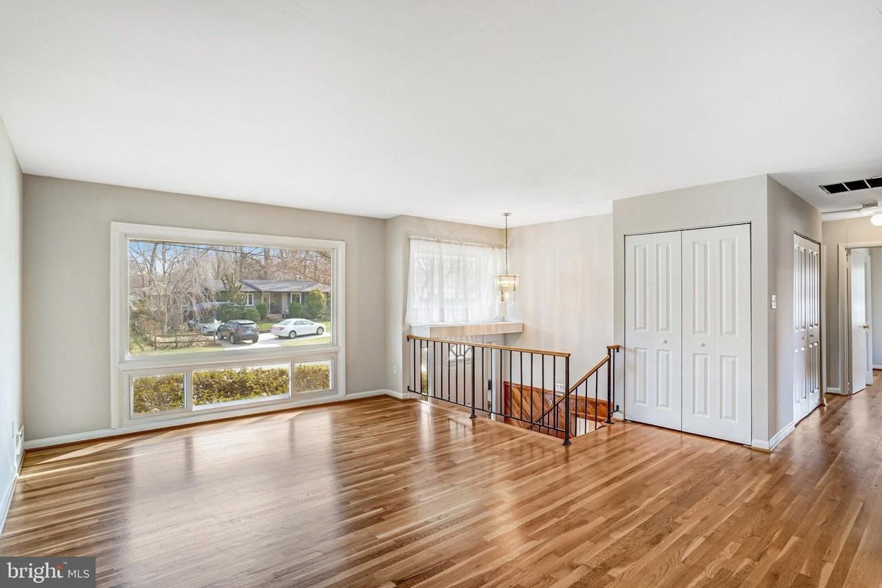 4304 San Carlos Dr - Photo 5 of 38