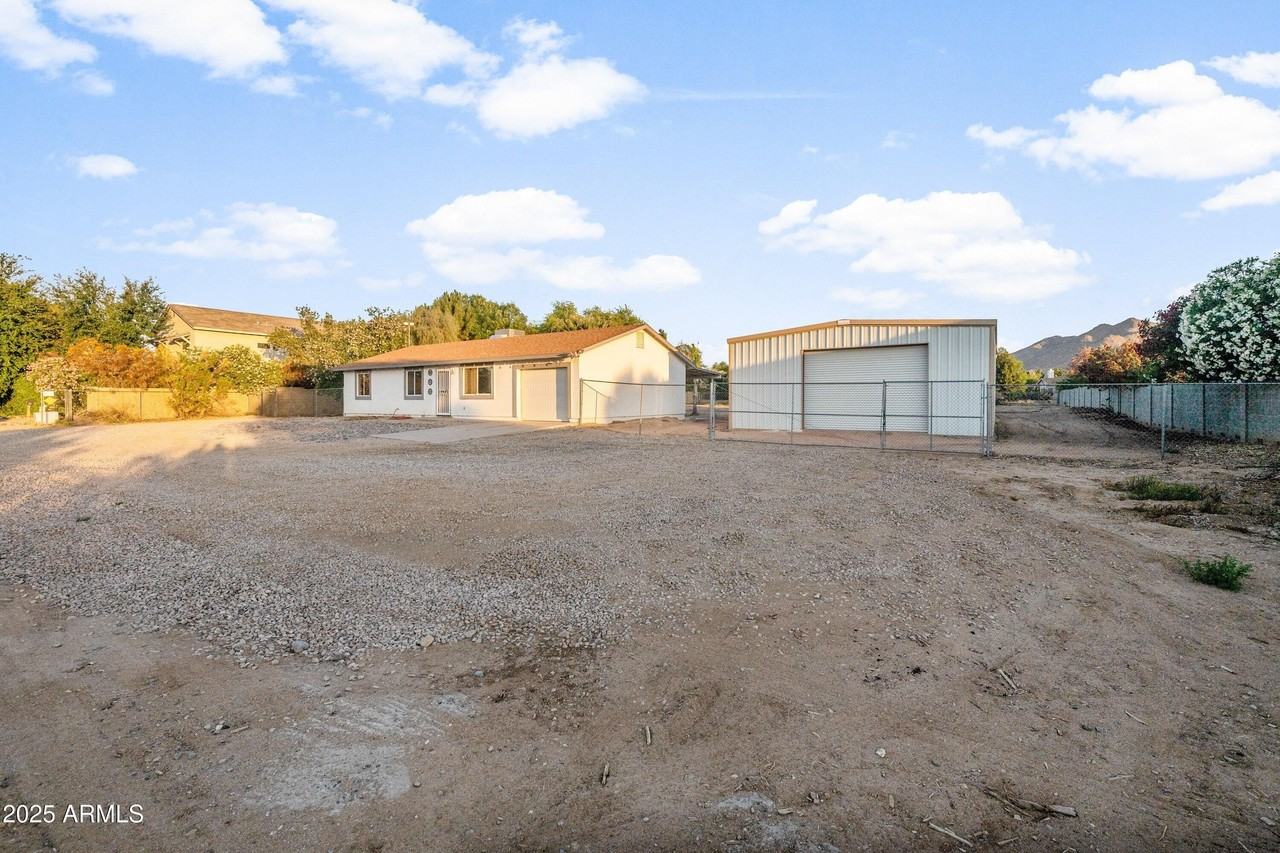 17707 East Karsten Drive - Photo 3 of 33