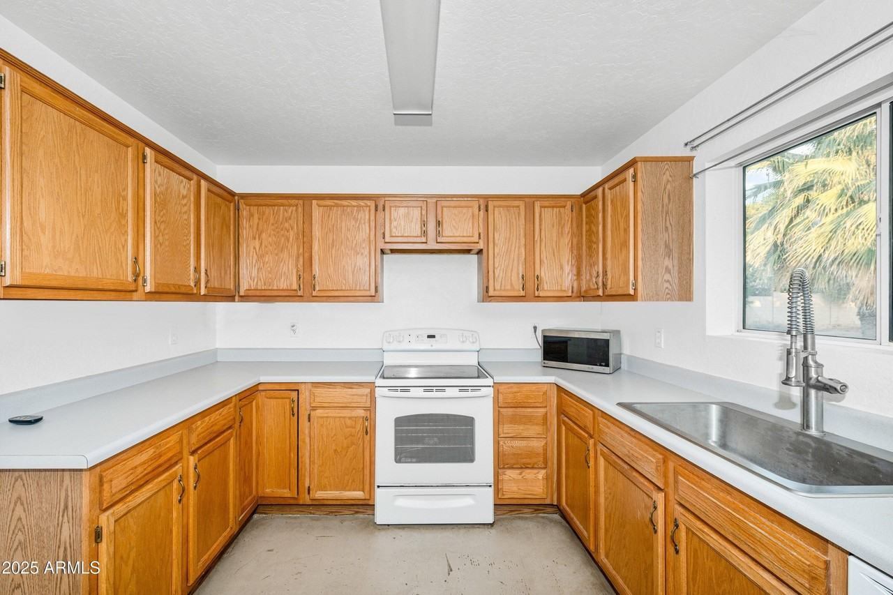 17707 East Karsten Drive - Photo 7 of 33