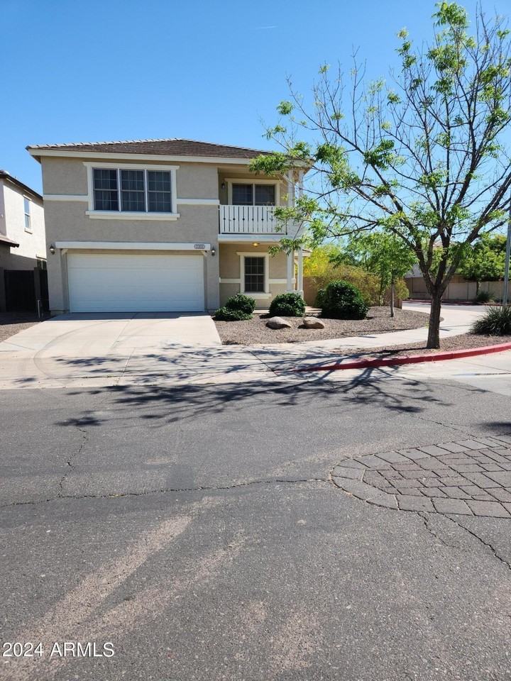 2303 East La Salle Street