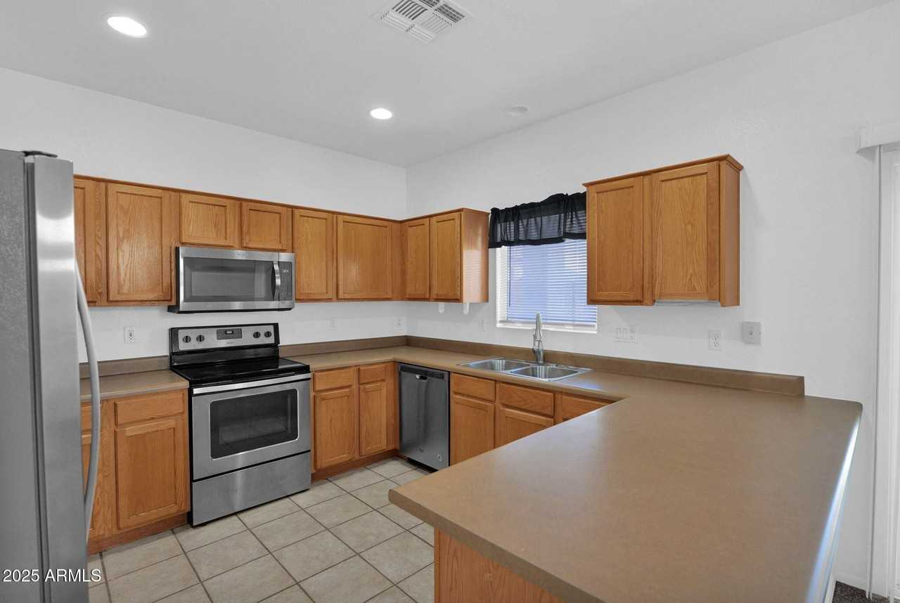 1750 West Union Hills Drive #56 - Photo 5 of 29