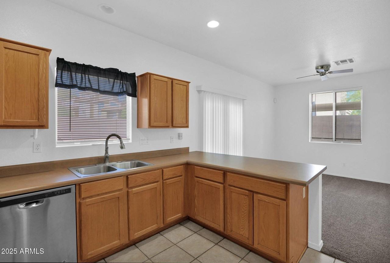 1750 West Union Hills Drive #56 - Photo 6 of 29