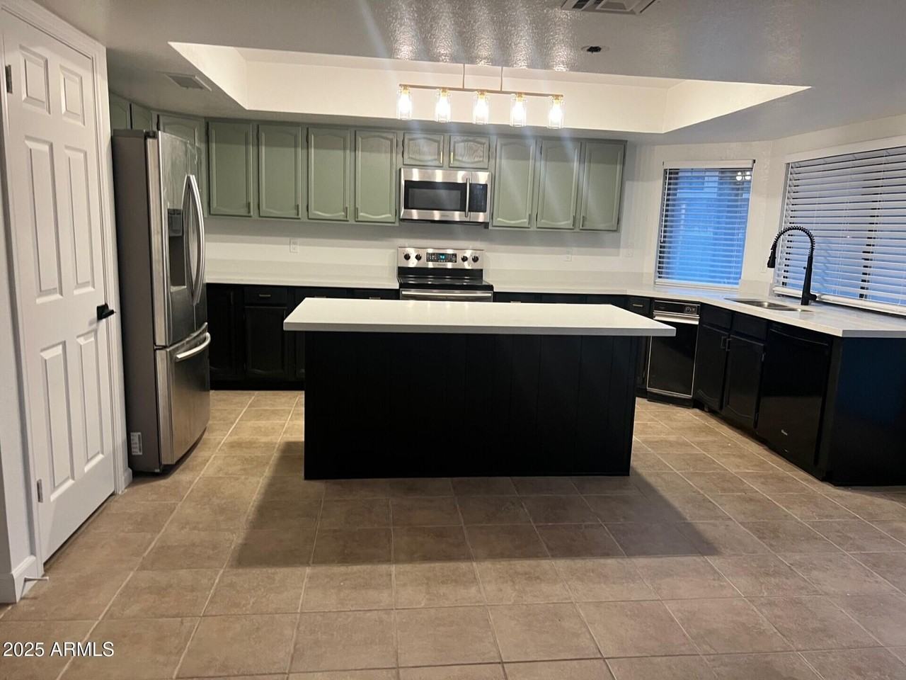 2050 West Nido Avenue - Photo 6 of 30