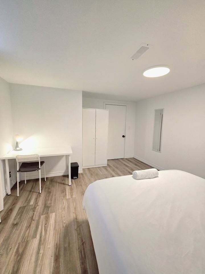 68 Shaver Avenue South - Photo 3 of 10