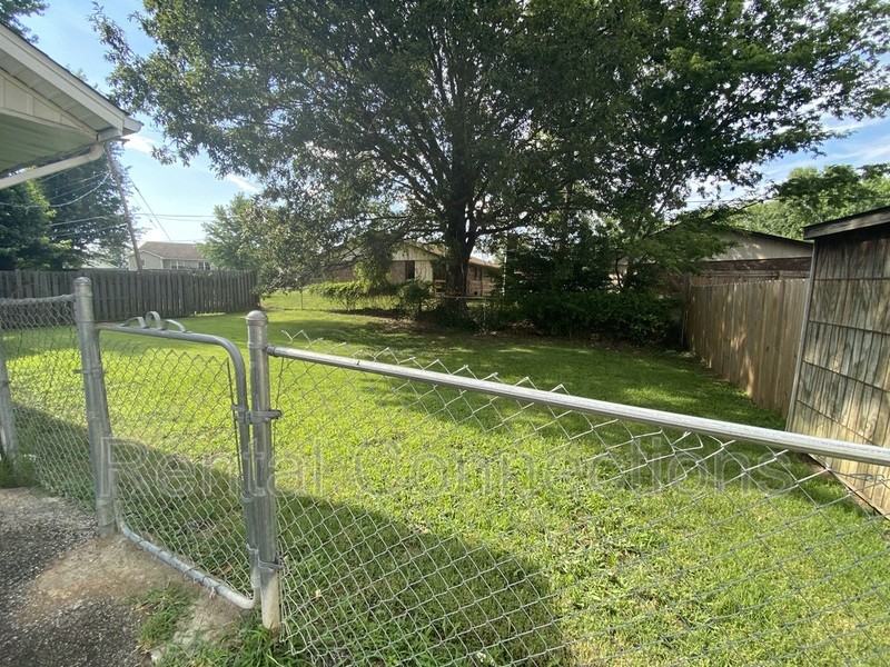 502 Timothy Ln - Photo 4 of 14