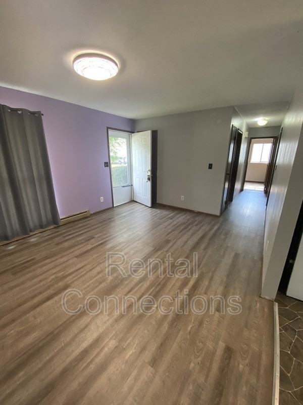 502 Timothy Ln - Photo 5 of 14