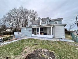 featured image of 121 Shaw Street #1