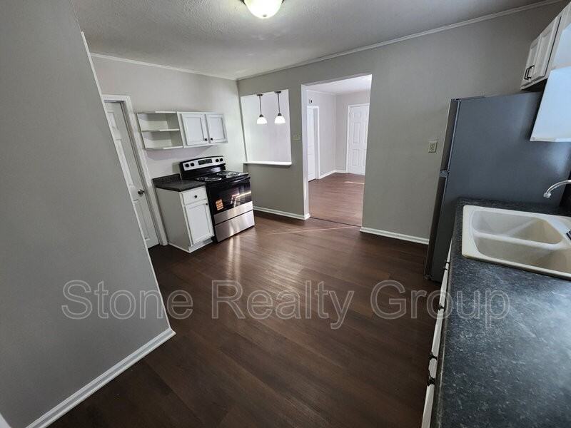 3236 N 24th St - Photo 3 of 9