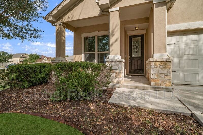 10405 Macarthur Way - Photo 4 of 33