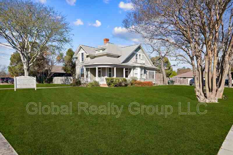 802 West Center Street #B - Photo 2 of 32