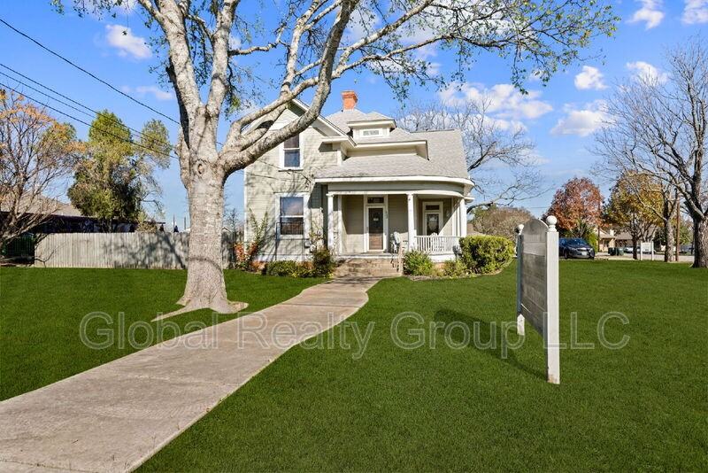 802 West Center Street #B - Photo 3 of 32