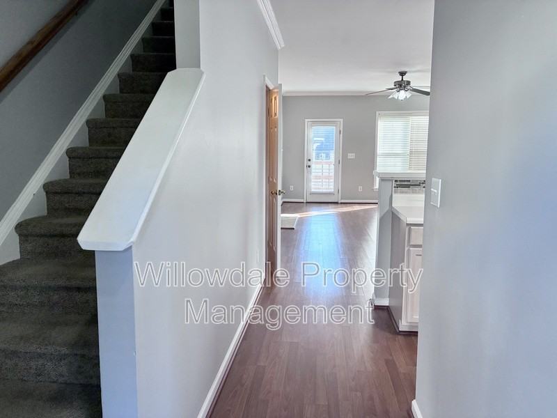 2106 Turtle Point Dr - Photo 3 of 27