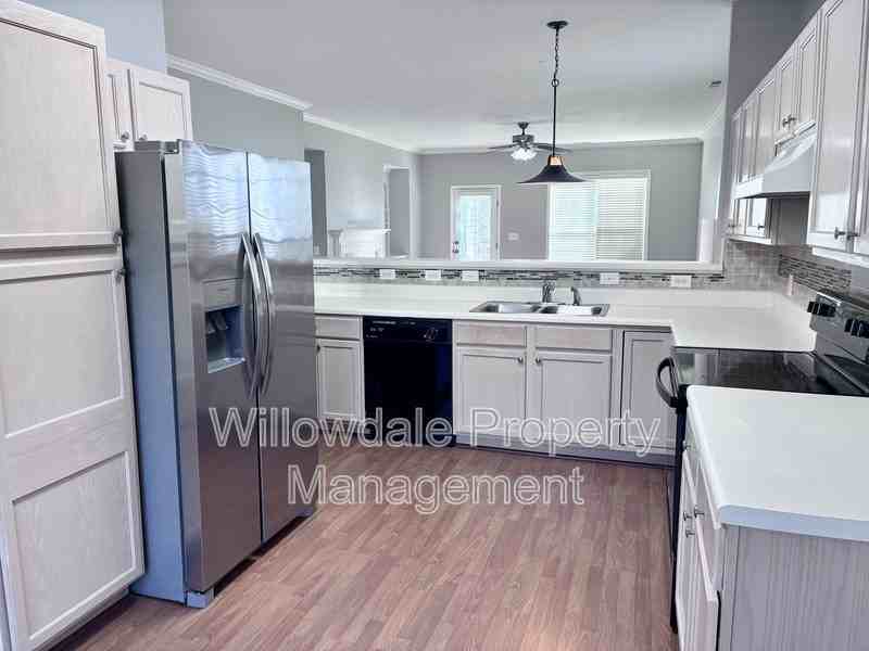 2106 Turtle Point Dr - Photo 5 of 27