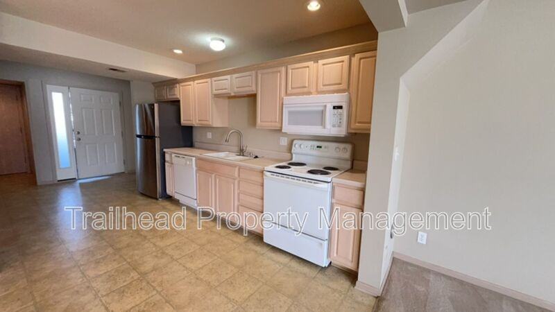 4419 Ne 83rd St - Photo 5 of 27