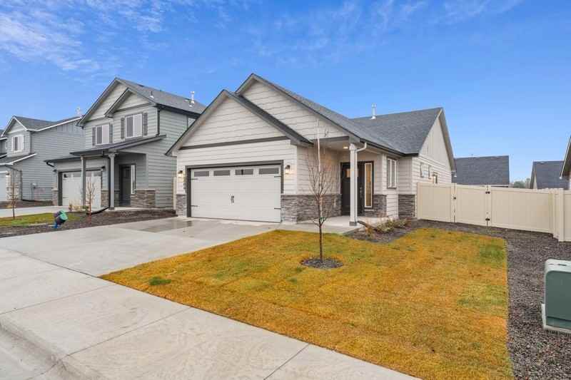 2264 E Misty Falls St - Photo 2 of 33