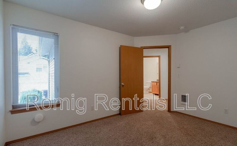 8109 Northeast 36th Court - Photo 4 of 18