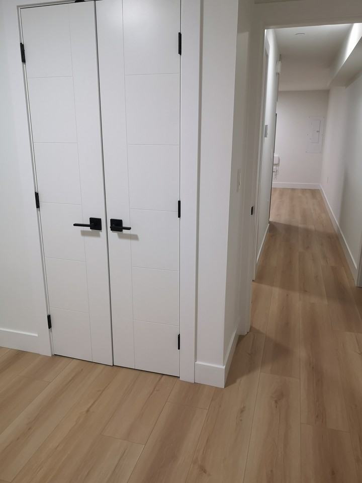 887 East 39th Avenue - Photo 6 of 11