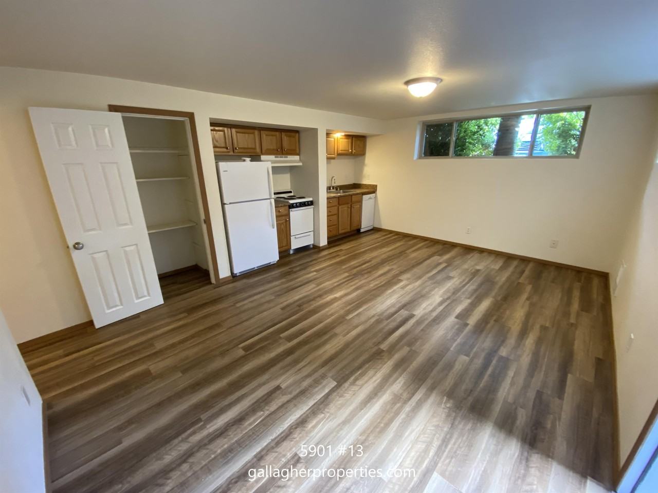 5901 - Photo 2 of 11