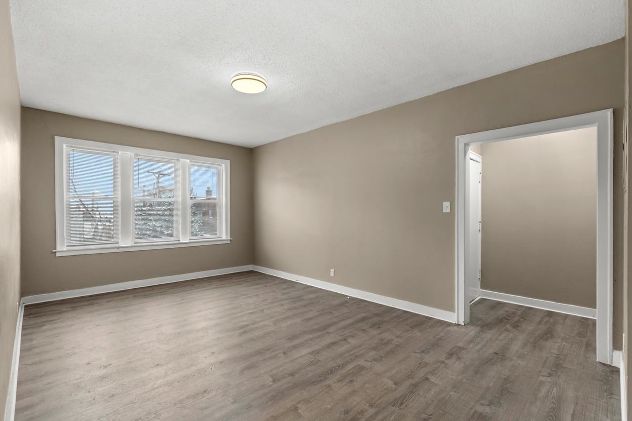 4205 Ellenwood Avenue - Photo 3 of 27