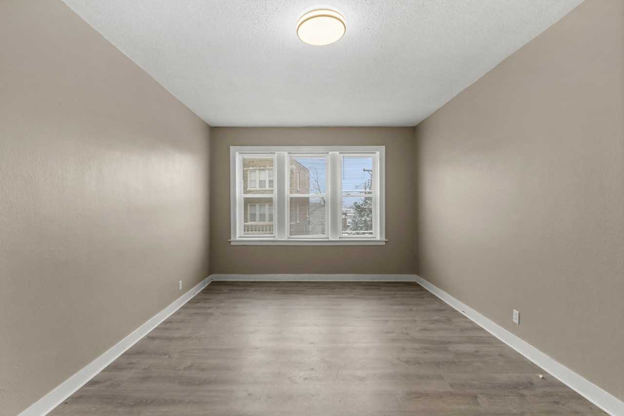 4205 Ellenwood Avenue - Photo 5 of 27